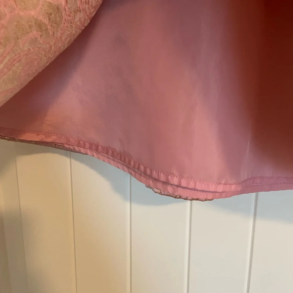 EUC | Disney Store girl’s pink gold floral outline Princess Belle skirt 11/12‎